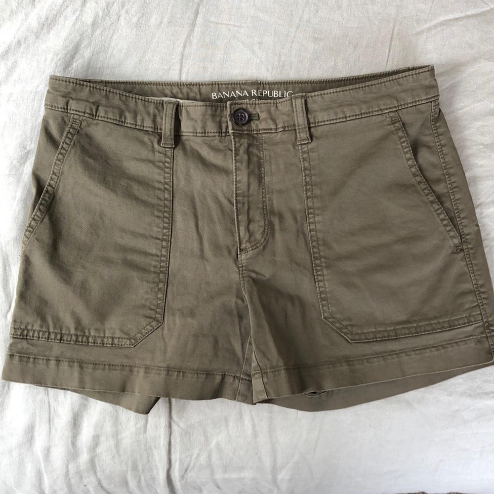 Banana Republic Army Green Chino Shorts